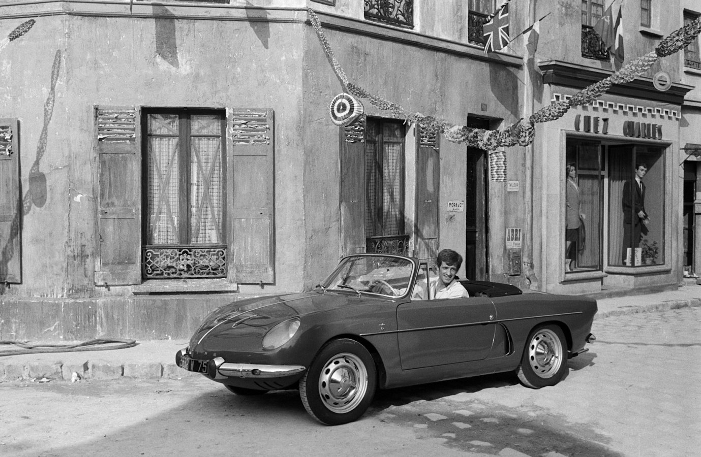 11) Epoque A108 belmondo.jpg