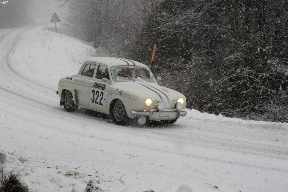 Alfa Dauphine.jpg