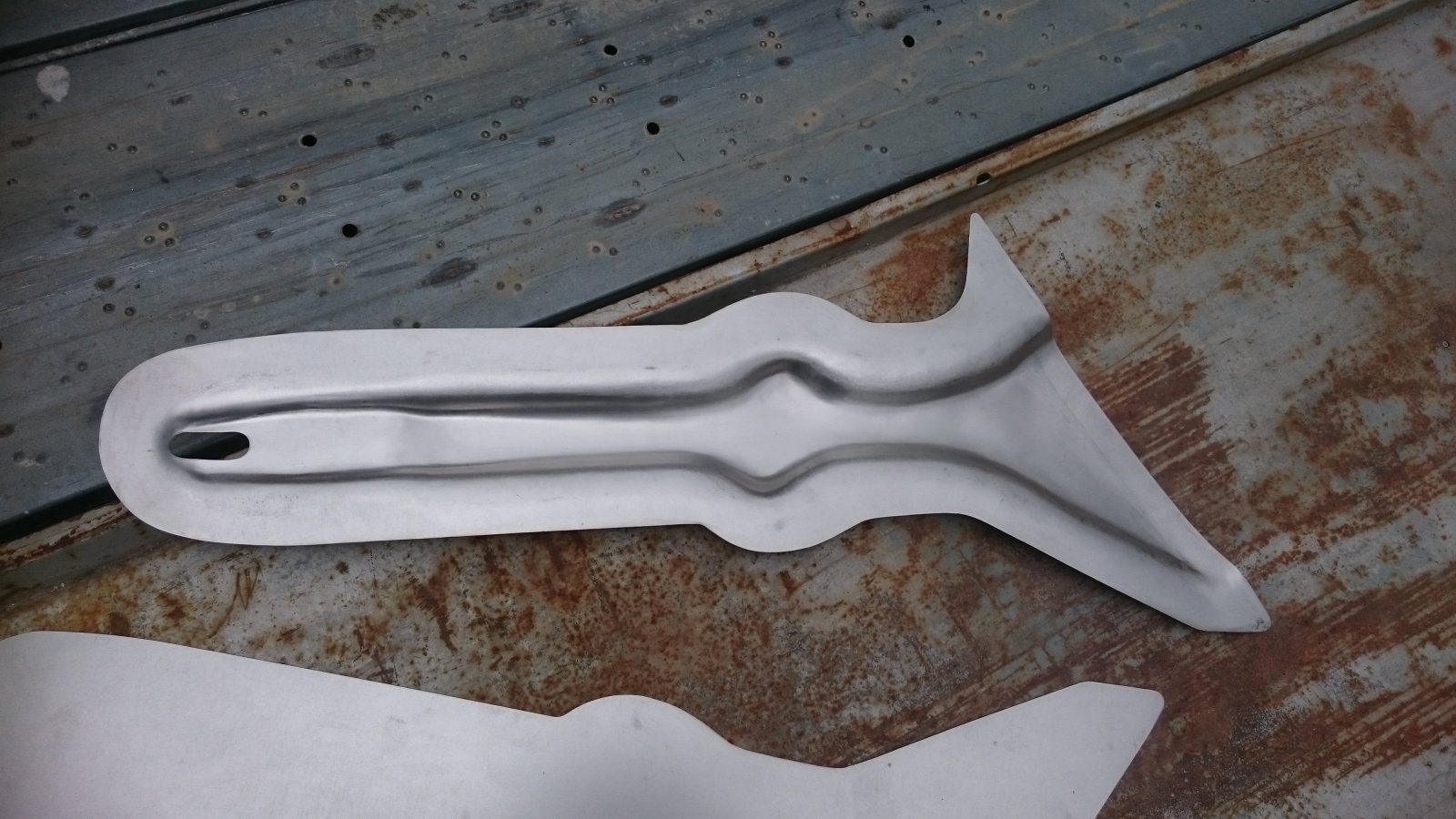 goulotte R8 2.jpg goulotte R8 2.jpg
