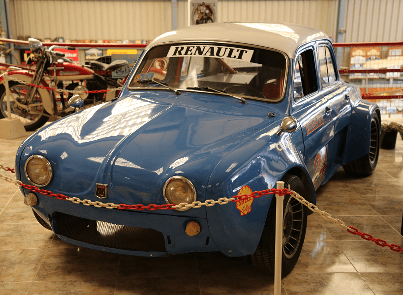 The-Renault-Dauphine-by-Marc-Vidal-sport-tuning-min.png