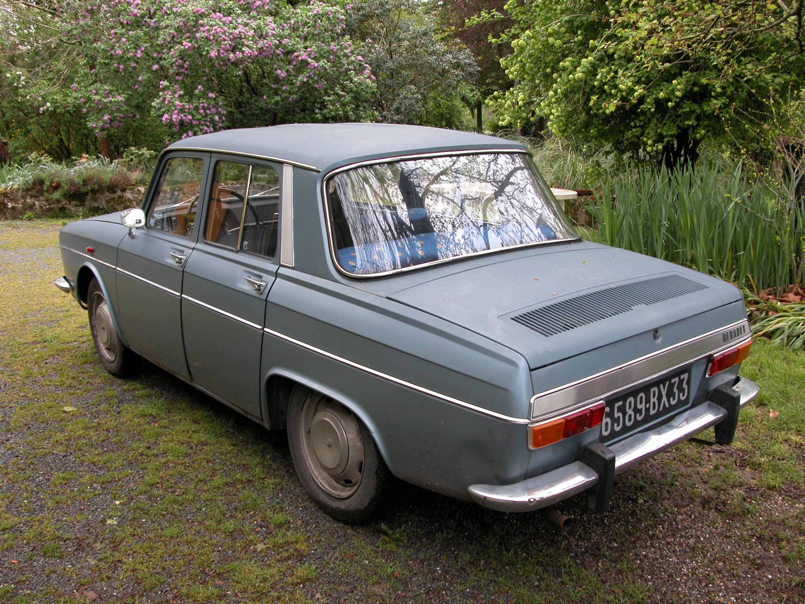 R10