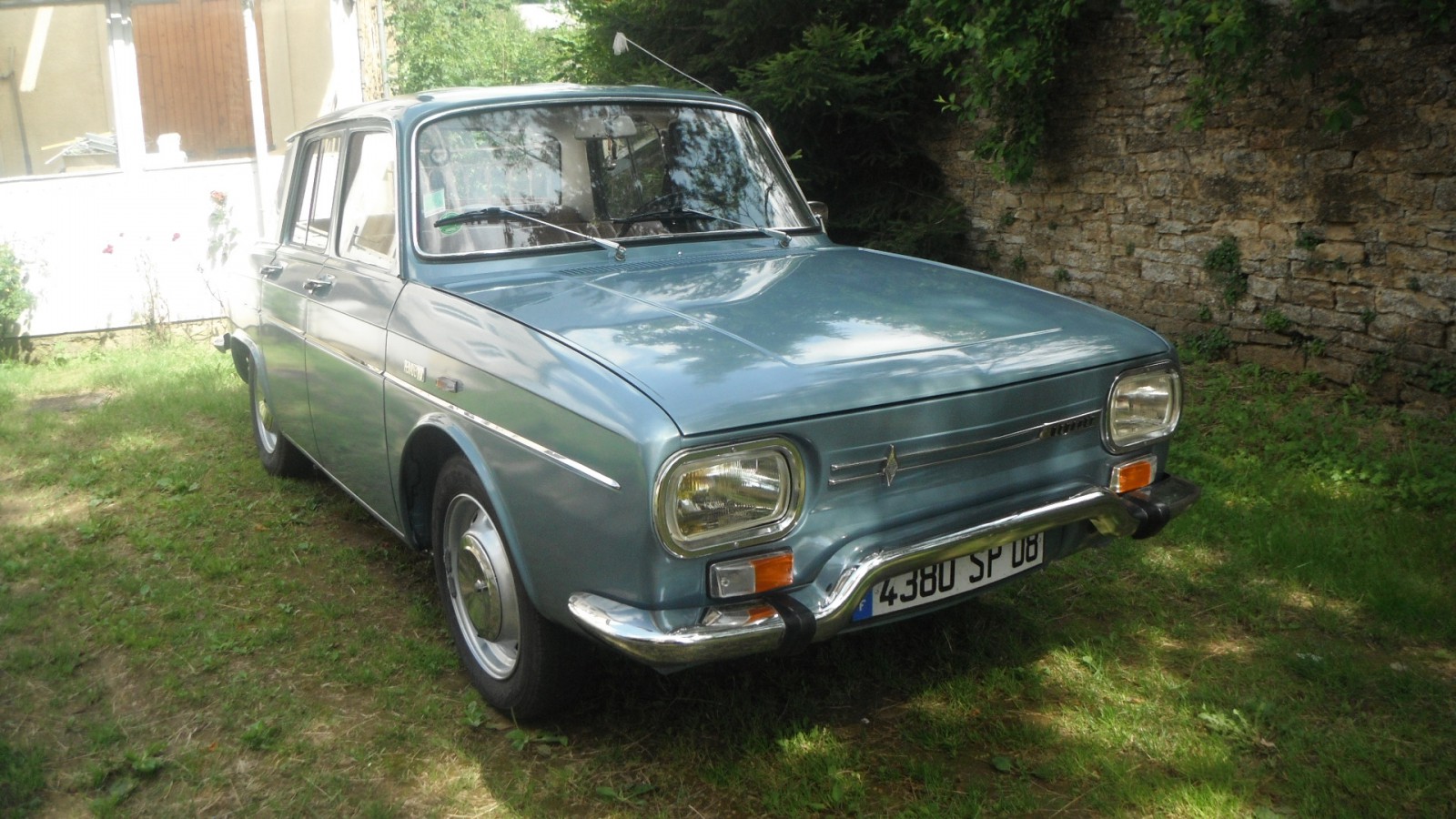 R10