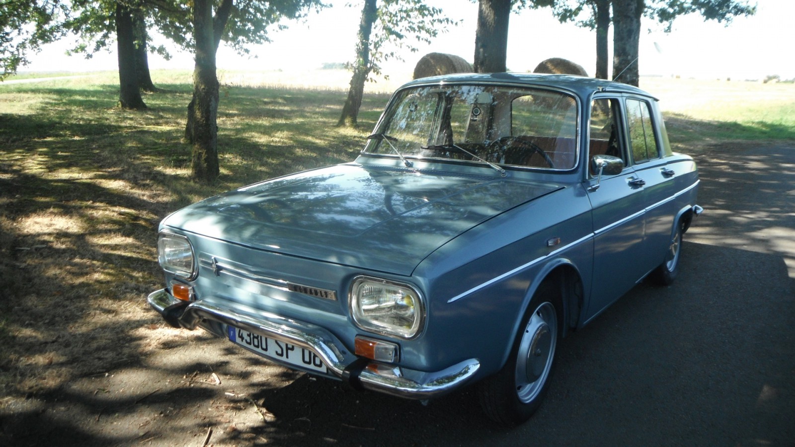 R10