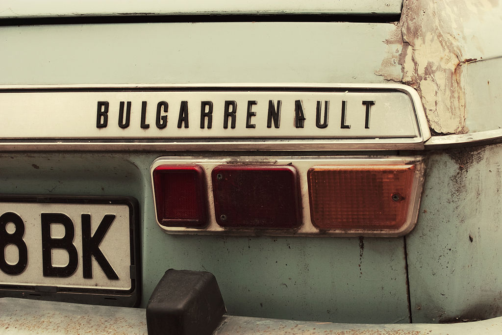 bulgarenault-01.jpg